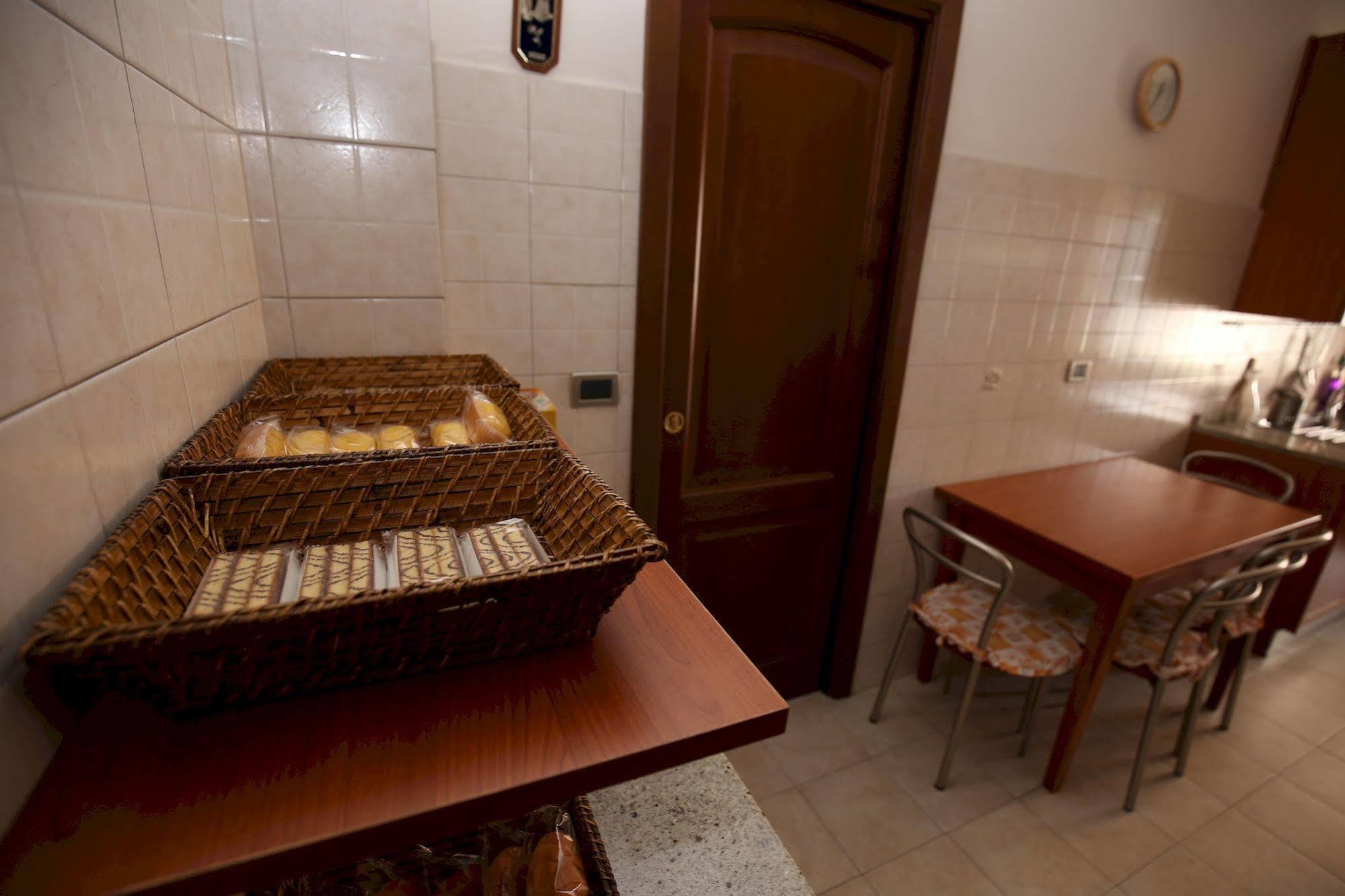 Anastasio II Bed & Breakfast Рим Экстерьер фото